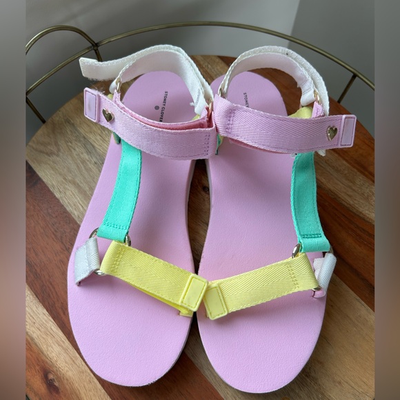 Cute! STONEY CLOVER Pastel Sandals in Size11 Great shoe for dress up or everyday - Picture 3 of 7